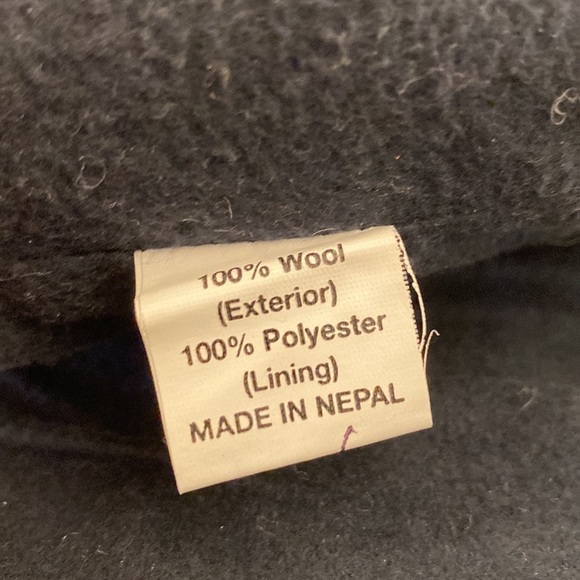 Lambswool ear warmer earmuffs made in Nepal wool knit lined made in Nepal - Picture 5 of 7